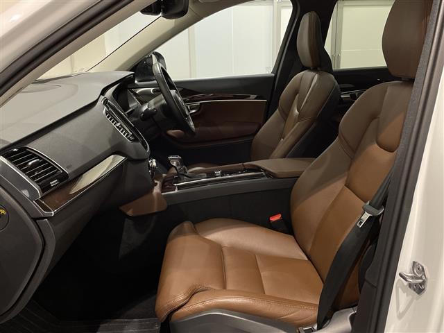 ＬＩＢＥＲＡＬＡの全国在庫約２，４００台※！その中から厳選したお車をご提案！お近くの店舗でのご納車可能！その品揃えと品質に驚くこと間違い無し！※２０２３年１０月現在。売約済みの可能性もございます。