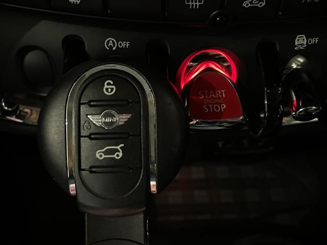 全国納車可能※です！全国のＬＩＢＥＲＡＬＡ、もしくはガリバーグループ直営店舗のどこでも納車が可能※です。※車両運搬費がかかります。