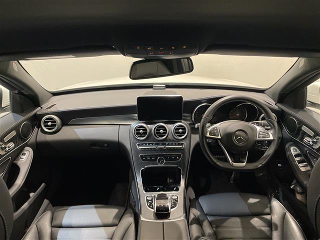 リベラーラはガリバーグループのＢＭＷ、メルセデスベンツ、アウディなどの輸入車専門店です。