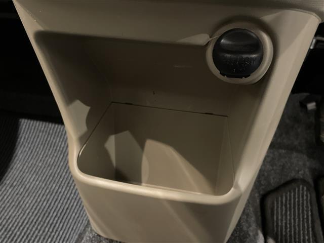 ムーヴ Ｌ　ＳＡ　４ＷＤ　横滑り防止装置　アイドリングストップ　ドアバイザー（7枚目）