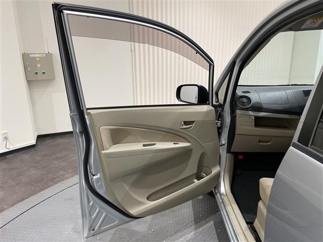 ムーヴ Ｌ　ＳＡ　４ＷＤ　横滑り防止装置　アイドリングストップ　ドアバイザー（31枚目）