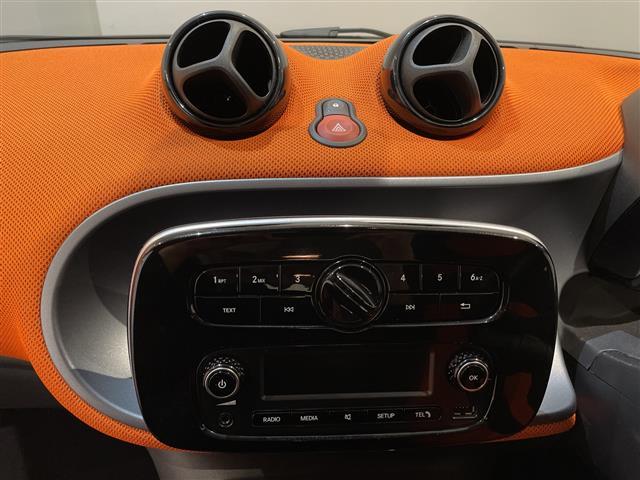 スマートフォーフォー パッション クルーズコントロール レーンキーピングアシスト 衝突軽減装置 パークアシスト アイドリングストップ 純正15インチAW プライバシーガラス スペアキー(6枚目)