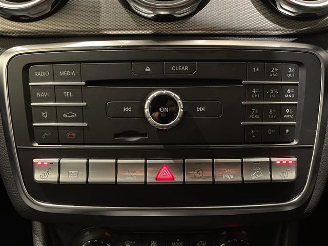 GLAクラス GLA220 4マチック レーダーセーフティパッケージ ブラインドスポットアシスト アクティブディスタンスアシスト レーンキーピングアシスト 本革シート アンビエントライト HDDナビゲーションシステム TV(18枚目)