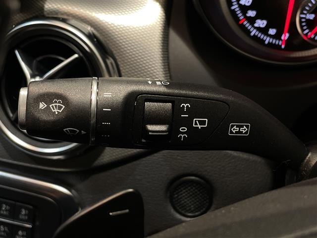 GLAクラス GLA220 4マチック レーダーセーフティパッケージ ブラインドスポットアシスト アクティブディスタンスアシスト レーンキーピングアシスト 本革シート アンビエントライト HDDナビゲーションシステム TV(24枚目)
