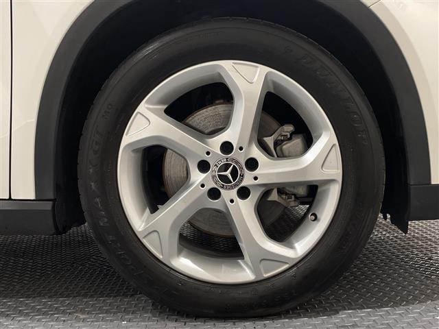 GLAクラス GLA220 4マチック レーダーセーフティパッケージ ブラインドスポットアシスト アクティブディスタンスアシスト レーンキーピングアシスト 本革シート アンビエントライト HDDナビゲーションシステム TV(30枚目)