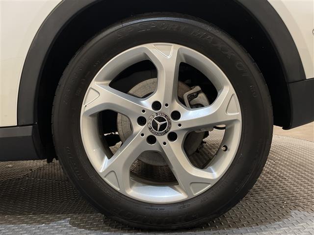 GLAクラス GLA220 4マチック レーダーセーフティパッケージ ブラインドスポットアシスト アクティブディスタンスアシスト レーンキーピングアシスト 本革シート アンビエントライト HDDナビゲーションシステム TV(32枚目)