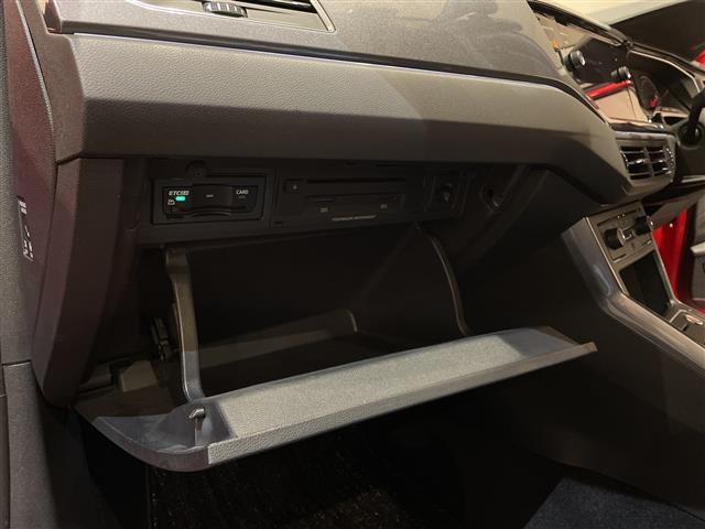 ポロ TSIハイライン Volkswagen純正インフォテイメントシステムDiscover ProCD/DVD/BT ナビゲーションシステム オールインセーフティ アダプティブクルーズコントロール(18枚目)