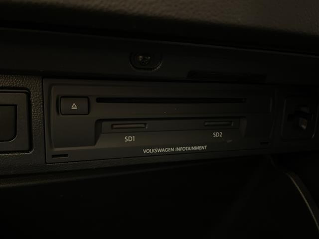 ポロ TSIハイライン Volkswagen純正インフォテイメントシステムDiscover ProCD/DVD/BT ナビゲーションシステム オールインセーフティ アダプティブクルーズコントロール(19枚目)