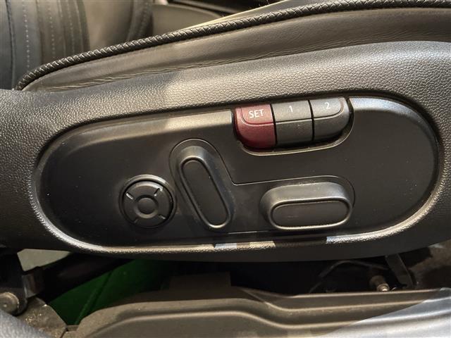 MINI クーパーS クラブマン オール4 MiniYoursレザーラウンジカーボンブラックシート アダプティブクルーズコントロール レーンキピングアシスト リア・ビュー・カメラ MINIドライビング・モード(10枚目)