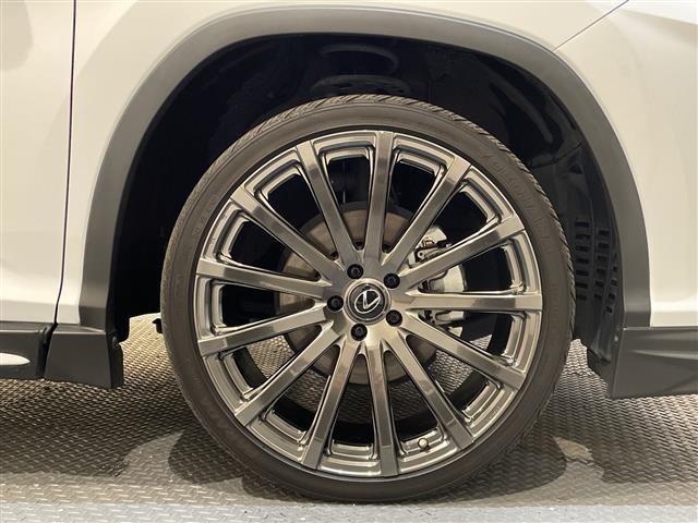 RX RX450h Fスポーツ TRDエアロ(F.S.R)TRDマフラー TRD鍛造22インチAW LexusSafetySystem+ 三眼フルLEDヘッドランプ、LEDシーケンシャルシグナルランプ ハンズフリーパワーバックドア(33枚目)