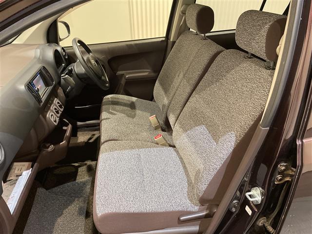 パッソ Ｘ　クツロギ　アイドリングストップ．Ｂｌｕｅｔｏｏｔｈ．ＡＢＳ．ＣＤ／ＣＤチェンジャー．ＡＵＸ．ワンセグＴＶ．ベンチシート．ＳＤナビ．前後ドライブレコーダー．横滑り防止装置．Ｗエアバッグ．純正アルミホイール（15枚目）