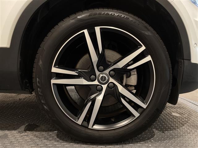 ＸＣ４０ Ｔ４　ＡＷＤ　Ｒデザイン　ワンオーナー　純正ＨＤＤナビ【ＢＴ／フルセグＴＶ／ＦＭ／ＡＭ／Ａｐｐｌｅｃａｒｐｌａｙ】ハーマンカードンスピーカー　全方位／フロント／両サイド／バックカメラ　ドライブレコーダー（40枚目）