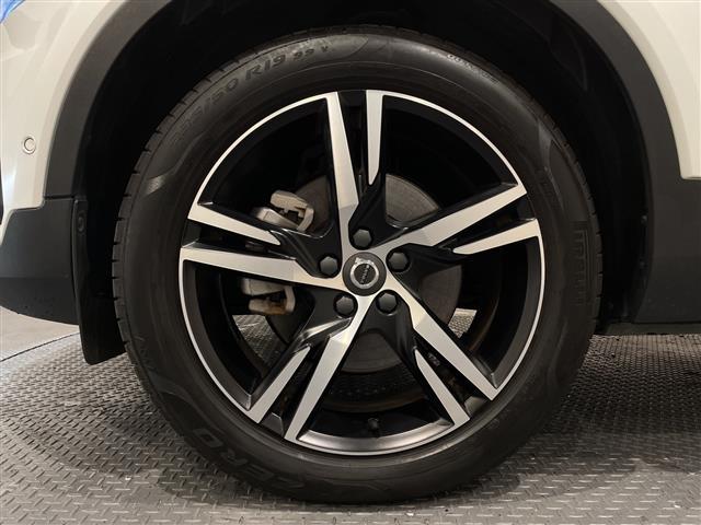 ＸＣ４０ Ｔ４　ＡＷＤ　Ｒデザイン　ワンオーナー　純正ＨＤＤナビ【ＢＴ／フルセグＴＶ／ＦＭ／ＡＭ／Ａｐｐｌｅｃａｒｐｌａｙ】ハーマンカードンスピーカー　全方位／フロント／両サイド／バックカメラ　ドライブレコーダー（41枚目）