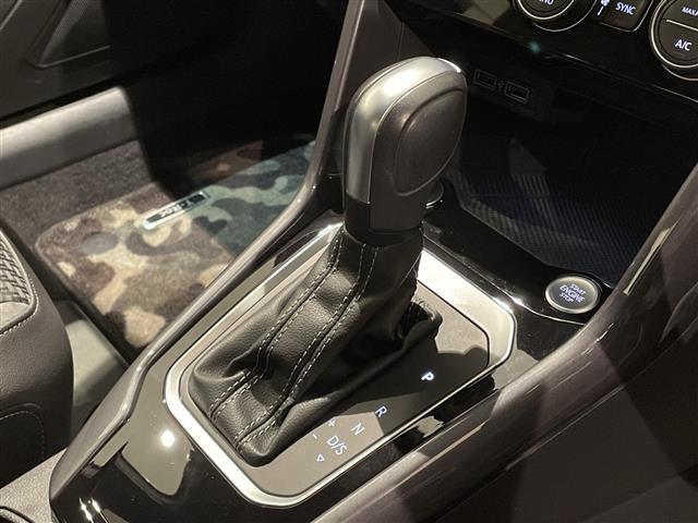 Ｔ－ロック ＴＤＩ　Ｒライン　アダプティブクルーズコントロール　レーンキピングアシスト　前後クリアランスソナー　ＬＥＤヘッドライト　コーナリングライト　ハイビームアシスト　ブラインドスポットアシスト（15枚目）