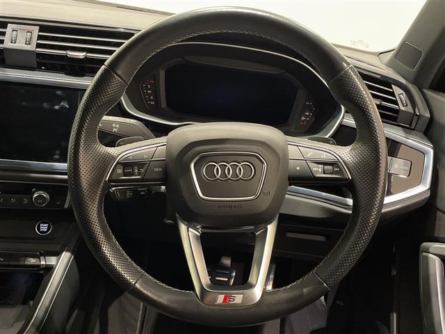 Ｑ３ ３５ＴＤＩクワトロ　Ｓライン　ベーシックパッケージ　シートヒーター（フロント）　シート電動調整機能（フロント）　ステアリングホイール　３スポークレザー　マルチファンクション　パドルシフトフラットボトム（6枚目）