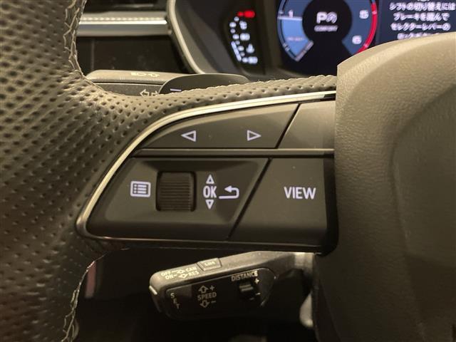 Ｑ３ ３５ＴＤＩクワトロ　Ｓライン　ベーシックパッケージ　シートヒーター（フロント）　シート電動調整機能（フロント）　ステアリングホイール　３スポークレザー　マルチファンクション　パドルシフトフラットボトム（8枚目）