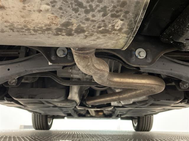 Ｑ３ ３５ＴＤＩクワトロ　Ｓライン　ベーシックパッケージ　シートヒーター（フロント）　シート電動調整機能（フロント）　ステアリングホイール　３スポークレザー　マルチファンクション　パドルシフトフラットボトム（22枚目）