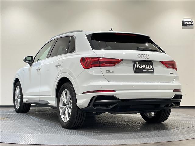 Ｑ３ ３５ＴＤＩクワトロ　Ｓライン　ベーシックパッケージ　シートヒーター（フロント）　シート電動調整機能（フロント）　ステアリングホイール　３スポークレザー　マルチファンクション　パドルシフトフラットボトム（29枚目）