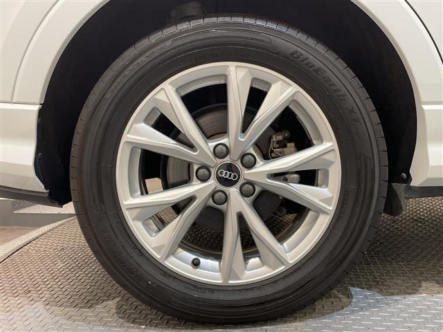 Ｑ３ ３５ＴＤＩクワトロ　Ｓライン　ベーシックパッケージ　シートヒーター（フロント）　シート電動調整機能（フロント）　ステアリングホイール　３スポークレザー　マルチファンクション　パドルシフトフラットボトム（38枚目）