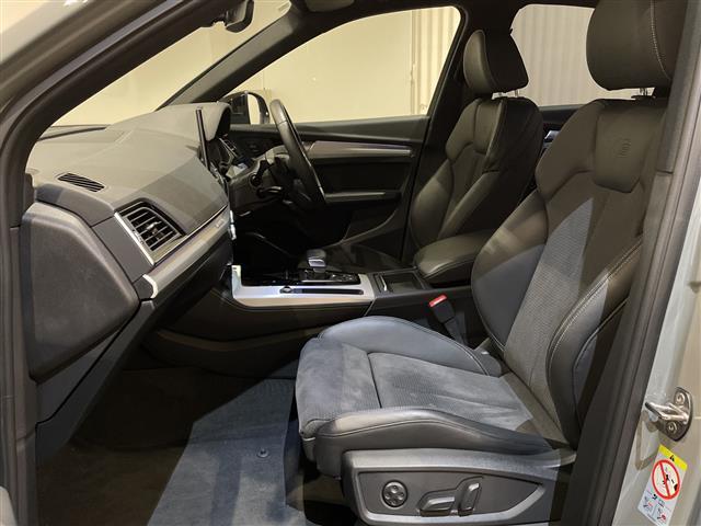 Ｑ５スポーツバック ４０ＴＤＩクワトロ　Ｓライン　ブラックＡｕｄｉ　ｒｉｎｇｓ　＆　ブラックスタイリングパッケージ（Ａｕｄｉ　ｅｘｃｌｕｓｉｖｅ）ブラックＡｕｄｉ　ｒｉｎｇｓ・ブラックスタイリングパッケージ・エクステリアミラーハウジング（17枚目）