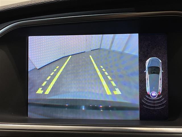 Ｖ４０ Ｔ２　キネティック　アイドリングストップ．ＥＴＣ．Ｂｌｕｅｔｏｏｔｈ．ＡＢＳ．ＵＳＢ．ｉＰｏｄ．クルーズコントロール．ＨＤＤナビ．純正フロアマット．レーンキープアシスト．オートライト．コーナーセンサー後．ＢＬＩＳ．（2枚目）