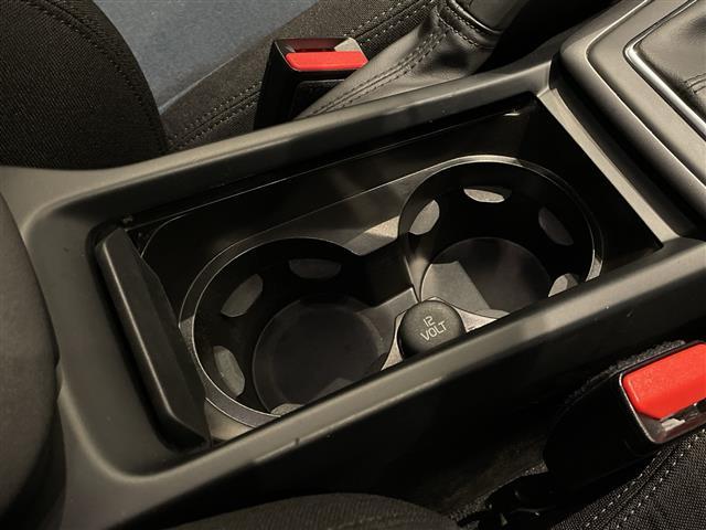 Ｖ４０ Ｔ２　キネティック　アイドリングストップ．ＥＴＣ．Ｂｌｕｅｔｏｏｔｈ．ＡＢＳ．ＵＳＢ．ｉＰｏｄ．クルーズコントロール．ＨＤＤナビ．純正フロアマット．レーンキープアシスト．オートライト．コーナーセンサー後．ＢＬＩＳ．（14枚目）