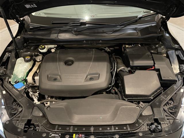 Ｖ４０ Ｔ２　キネティック　アイドリングストップ．ＥＴＣ．Ｂｌｕｅｔｏｏｔｈ．ＡＢＳ．ＵＳＢ．ｉＰｏｄ．クルーズコントロール．ＨＤＤナビ．純正フロアマット．レーンキープアシスト．オートライト．コーナーセンサー後．ＢＬＩＳ．（20枚目）