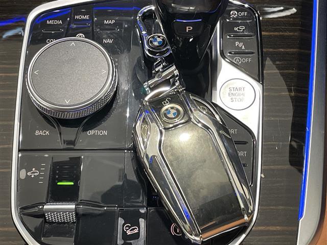 Ｘ５ ｘＤｒｉｖｅ　３５ｄ　Ｍスポーツ　ドライビング・ダイナミクス・パッケージ　インテグレイテッド・アクティブ・ステアリング　４輪アダプティブ・エア・サスペンション　アダプティブクルーズコントロール　レーンキピングアシスト（22枚目）