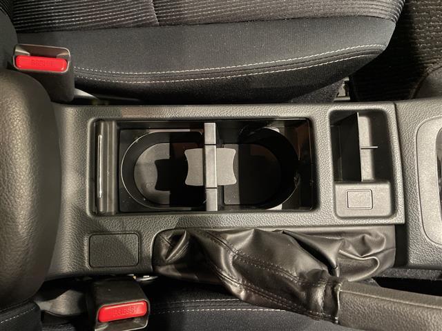 インプレッサスポーツ １．６ｉ－Ｌアイサイト　プラウドエディション　アイドリングストップ．ＥＴＣ．Ｂｌｕｅｔｏｏｔｈ．ＡＢＳ．クルーズコントロール．バックカメラ．パドルシフト．フルセグＴＶ．レーンキープアシスト．横滑り防止装置．オートライト．ＳＤナビ．純正フロアマット（14枚目）