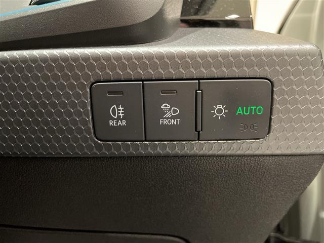 Ａ１スポーツバック アーバンシックエディション　５アームポリゴンデザインブラック１７インチＡＷ　ブラックＡｕｄｉ　ｒｉｎｇｓ　ブラックスタイリングパッケージ　コンビニエンス　＆　アシスタンスパッケージ　アダプティブクルーズコントロール（17枚目）