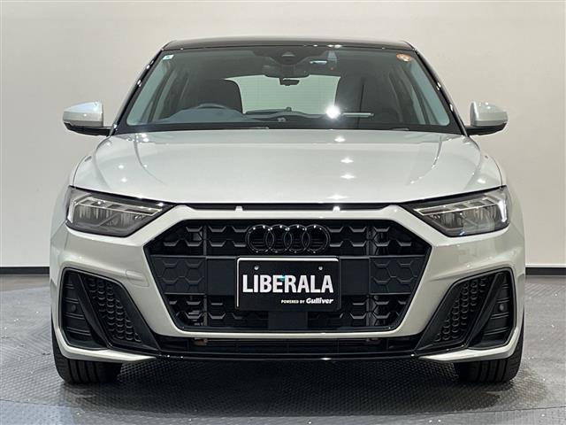 Ａ１スポーツバック アーバンシックエディション　５アームポリゴンデザインブラック１７インチＡＷ　ブラックＡｕｄｉ　ｒｉｎｇｓ　ブラックスタイリングパッケージ　コンビニエンス　＆　アシスタンスパッケージ　アダプティブクルーズコントロール（22枚目）