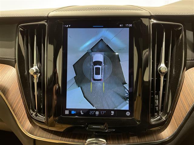 ＸＣ６０ アルティメット　Ｂ５　ＡＷＤ　パノラマサンルーフ　純正ナビ　Ｂｌｕｅｔｏｏｔｈ　３６０°カメラ　茶革　パワーシート　シートヒーター　パワーバックドア　コーナーセンサー　純正１９インチアルミホイール　ＬＥＤヘッドライト　ＥＴＣ（9枚目）