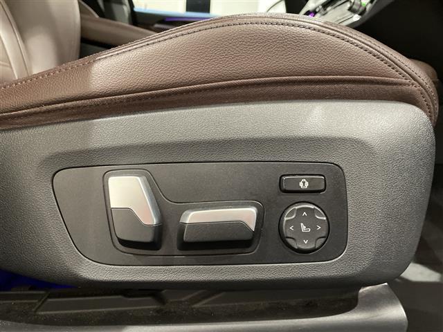 Ｘ３ ｘＤｒｉｖｅ　２０ｄ　Ｍスポーツ　ハイライン・パッケージ　ランバー・サポート（運転席＆助手席、電動調節式）　リヤ・シート・ヒーティングフロント　シートヒーティング　ヴァーネスカ　レザーシート　アンビエントライト（5枚目）