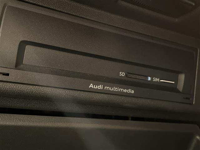 Ａ１スポーツバック ３５ＴＦＳＩ　アドバンスド　ナビゲーションパッケージ　ＭＭＩナビゲーションシステム　バーチャルコックピット　Ｂｌｕｅｔｏｏｔｈ　コントラストルーフ　コンビニエンスパッケージ　アドバンストキー　リヤビューカメラ（20枚目）