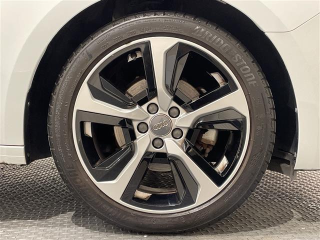 Ａ１スポーツバック ３５ＴＦＳＩ　アドバンスド　ナビゲーションパッケージ　ＭＭＩナビゲーションシステム　バーチャルコックピット　Ｂｌｕｅｔｏｏｔｈ　コントラストルーフ　コンビニエンスパッケージ　アドバンストキー　リヤビューカメラ（25枚目）