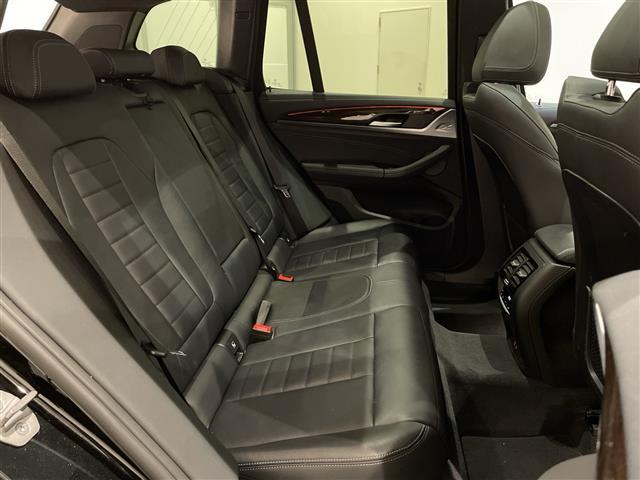 ���x���[���̓K���o�[�O���[�v�̂a�l�v�A�����Z�f�X�x���c�A�A�E�f�B�Ȃǂ̗A���Ԑ��X�ł��B