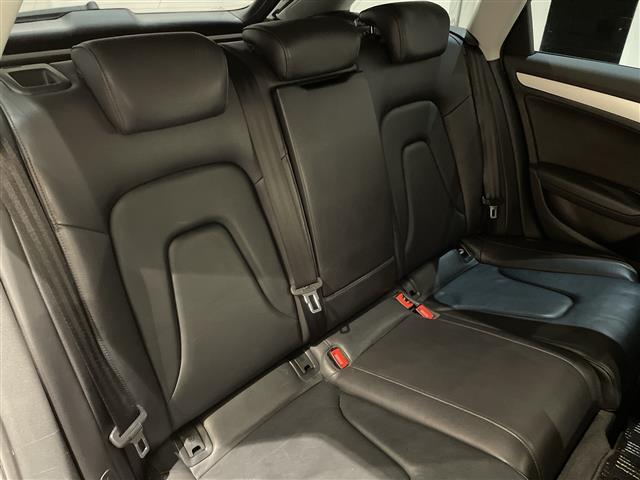 Ａ４アバント ２．０ＴＦＳＩ　アシスタンスパッケージ　アダプティブクルーズコントロール　アウディサイドアシスト　アウディアクティブレーンアシスト　バックカメラ　シートヒーター（フロント）　パワーシート（フロント）（3枚目）