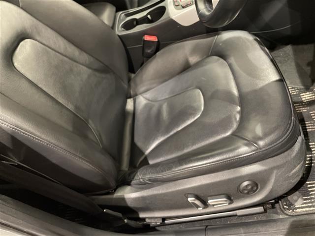 Ａ４アバント ２．０ＴＦＳＩ　アシスタンスパッケージ　アダプティブクルーズコントロール　アウディサイドアシスト　アウディアクティブレーンアシスト　バックカメラ　シートヒーター（フロント）　パワーシート（フロント）（6枚目）