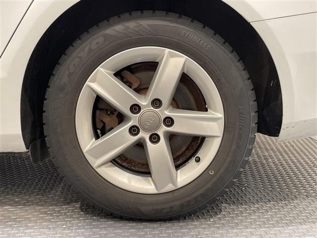 Ａ４アバント ２．０ＴＦＳＩ　アシスタンスパッケージ　アダプティブクルーズコントロール　アウディサイドアシスト　アウディアクティブレーンアシスト　バックカメラ　シートヒーター（フロント）　パワーシート（フロント）（25枚目）