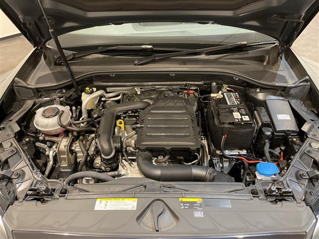 Ｑ２ ハッシュタグ　ブラックスタイリング　限定３７５台　バーチャルコックピット☆ナビゲーションパッケージ　ＭＭＩナビゲーションシステム　スマートフォンインターフェイス　ＴＶチューナー　アシスタンスパッケージ（23枚目）