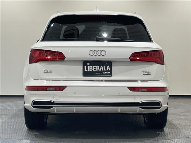 Ｑ５ ２．０ＴＦＳＩクワトロ　レザーパッケージ　フロントシート　リヤシート　ヘッドレスト　ドアアームレスト　センターアームレスト　デコラティブパネル　オプションタイヤサイズ２５５／４５　Ｒ２０　フロント／リアフロアマット（30枚目）