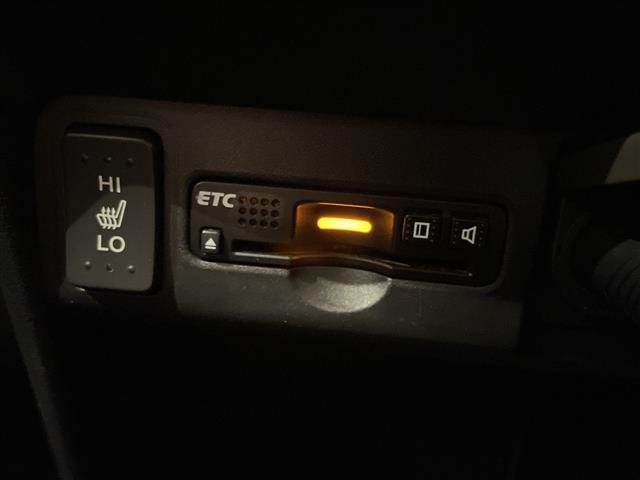 Ｎ－ＢＯＸカスタム Ｇ　ターボＳＳブラックスタイルパッケージ　アイドリングストップ．ＥＴＣ．Ｂｌｕｅｔｏｏｔｈ．ＡＢＳ．クルーズコントロール．バックカメラ．ＳＤナビ．ベンチシート．チップアップシート．純正フロアマット．純正アルミホイール．Ｄ＋Ｎ席シートヒーター．（3枚目）