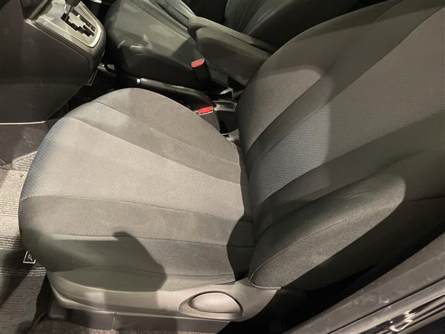 プレマシー ２０Ｃ－スカイアクティブ　アイドリングストップ．ＥＴＣ．Ｂｌｕｅｔｏｏｔｈ．ＡＢＳ．バックカメラ．純正フロアマット．３列シート．ウォークスルー．ＣＤ／ＣＤチェンジャー．両側スライドドア．横滑り防止装置．社外アルミ．布シート（15枚目）