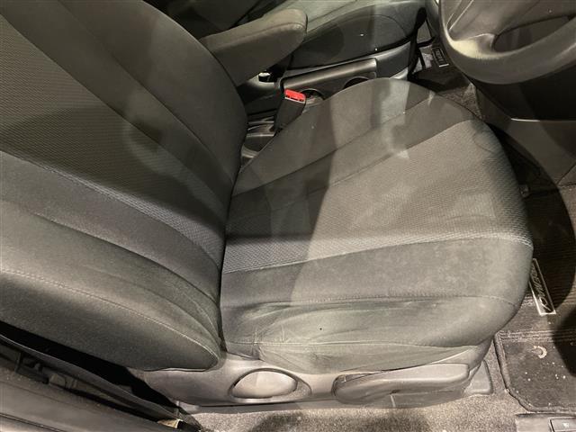 プレマシー ２０Ｃ－スカイアクティブ　アイドリングストップ．ＥＴＣ．Ｂｌｕｅｔｏｏｔｈ．ＡＢＳ．バックカメラ．純正フロアマット．３列シート．ウォークスルー．ＣＤ／ＣＤチェンジャー．両側スライドドア．横滑り防止装置．社外アルミ．布シート（16枚目）