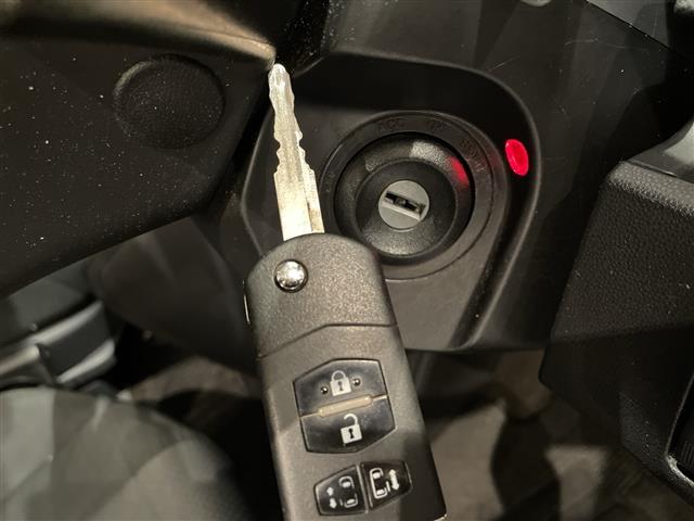 プレマシー ２０Ｃ－スカイアクティブ　アイドリングストップ．ＥＴＣ．Ｂｌｕｅｔｏｏｔｈ．ＡＢＳ．バックカメラ．純正フロアマット．３列シート．ウォークスルー．ＣＤ／ＣＤチェンジャー．両側スライドドア．横滑り防止装置．社外アルミ．布シート（17枚目）