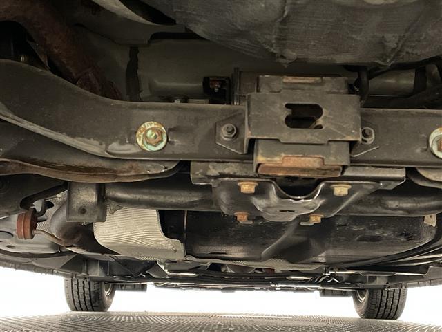 プレマシー ２０Ｃ－スカイアクティブ　アイドリングストップ．ＥＴＣ．Ｂｌｕｅｔｏｏｔｈ．ＡＢＳ．バックカメラ．純正フロアマット．３列シート．ウォークスルー．ＣＤ／ＣＤチェンジャー．両側スライドドア．横滑り防止装置．社外アルミ．布シート（29枚目）