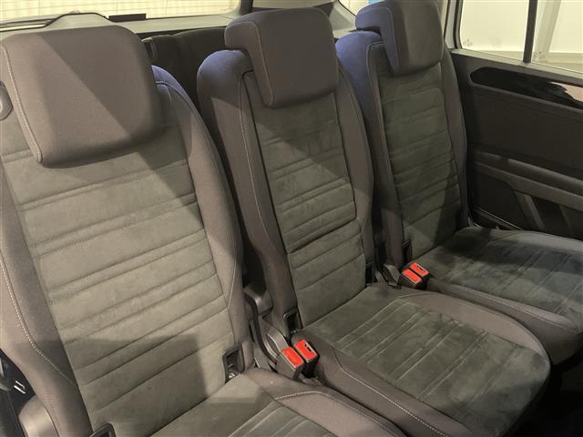 ���x���[���̓K���o�[�O���[�v�̂a�l�v�A�����Z�f�X�x���c�A�A�E�f�B�Ȃǂ̗A���Ԑ��X�ł��B