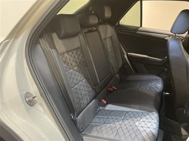 ���x���[���̓K���o�[�O���[�v�̂a�l�v�A�����Z�f�X�x���c�A�A�E�f�B�Ȃǂ̗A���Ԑ��X�ł��B