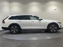 クロスカントリー　アルティメット　Ｂ５　ＡＷＤ　衝突回避　被害軽減ブレーキシステム　歩行者サイクリスト　大型動物検知機能　右折時対向車検知機能　対向車対応機能　ステアリングサポート　対向車線衝突回避支援機　パノラミックスライディングルーフ（25枚目）