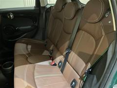 ��٥顼��ϥ���С����롼�פΣ£ͣס���륻�ǥ��٥�ġ������ǥ��ʤɤ�͢��������Ź�Ǥ��� 2